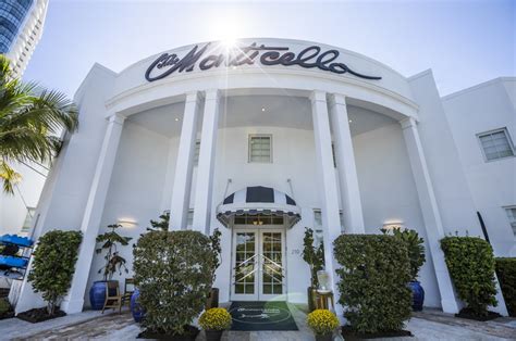 Oceanside Hotel and Suites Miami Beach .